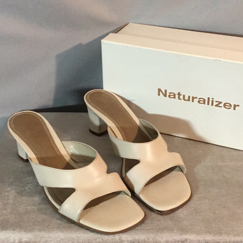 Naturalizer Leather Sandals